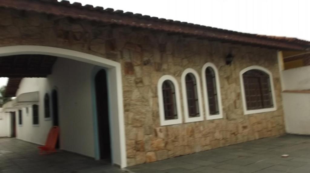  Casa em Peruibe 3 dormitórios sendo 2 suítes