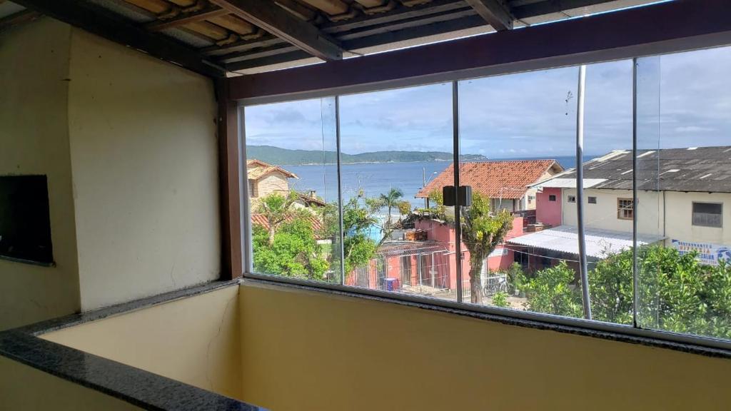  Apartamento grande 50m da praia