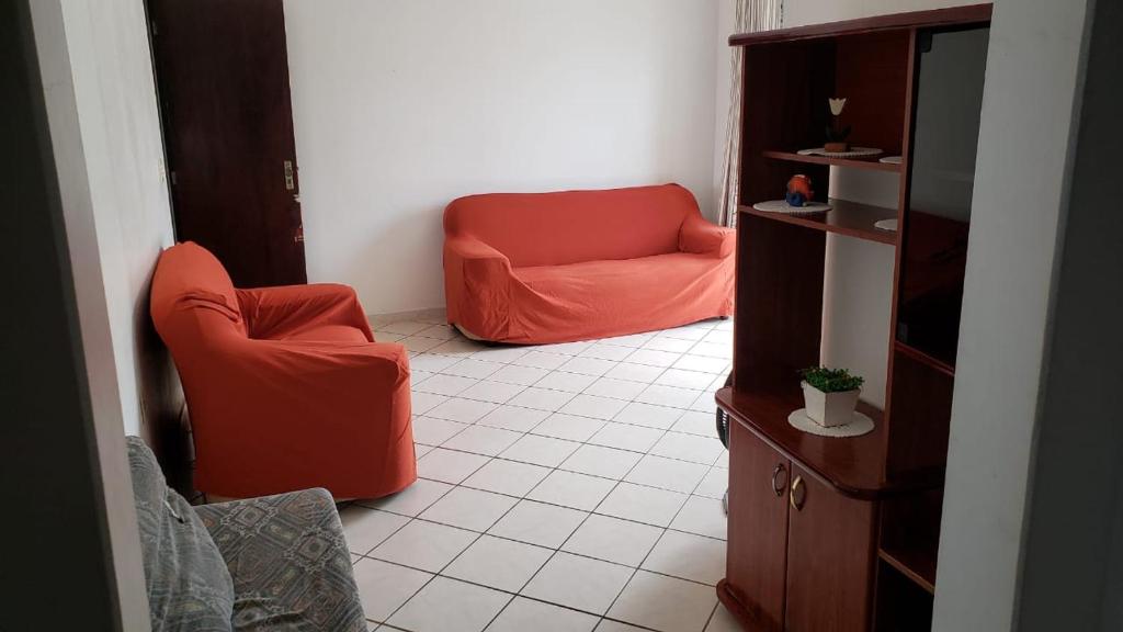  Apartamento grande 50m da praia