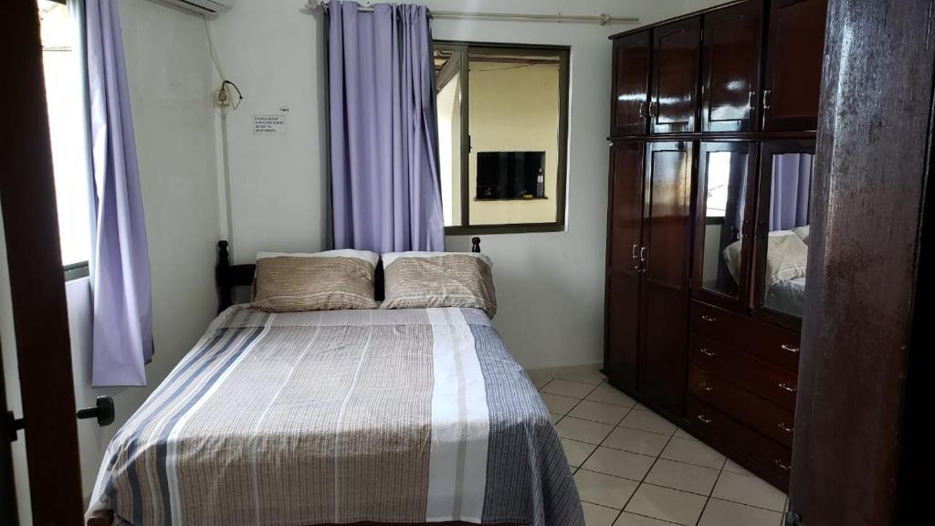  Apartamento grande 50m da praia