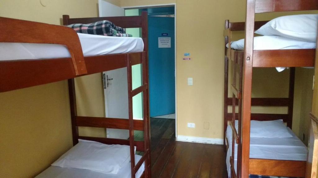  Praça da Árvore Hostel