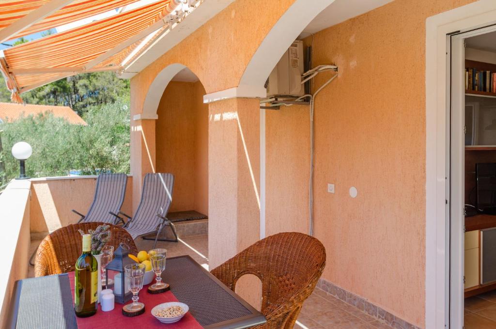Posedenie v ubytovaní Namoru apartaments