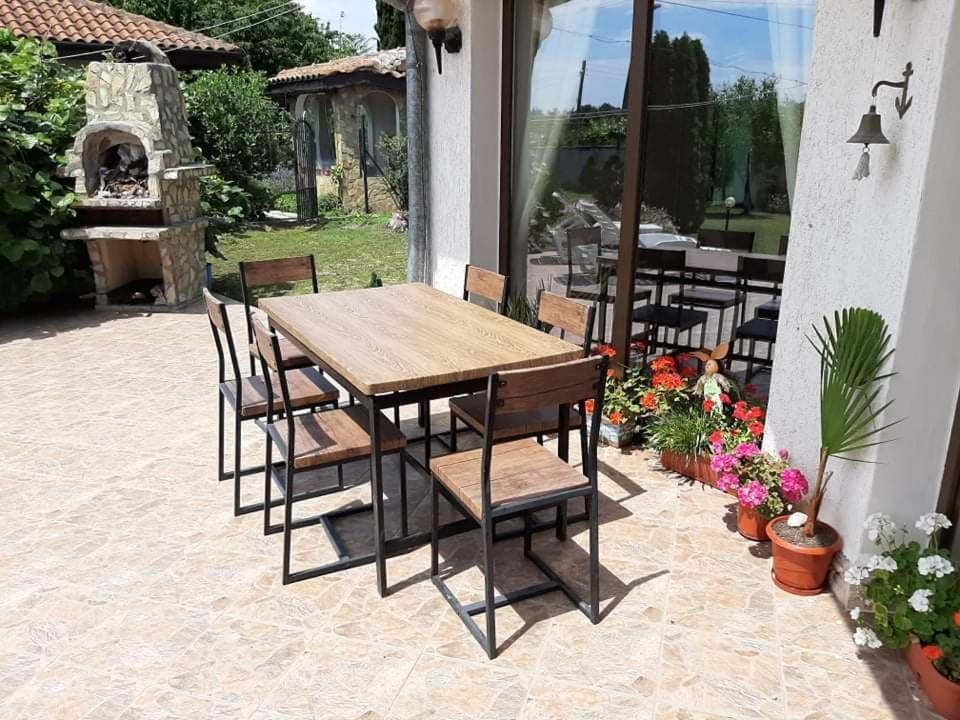 Patio nebo venkovní prostory v ubytování Guesthouse Oasis-Shabla