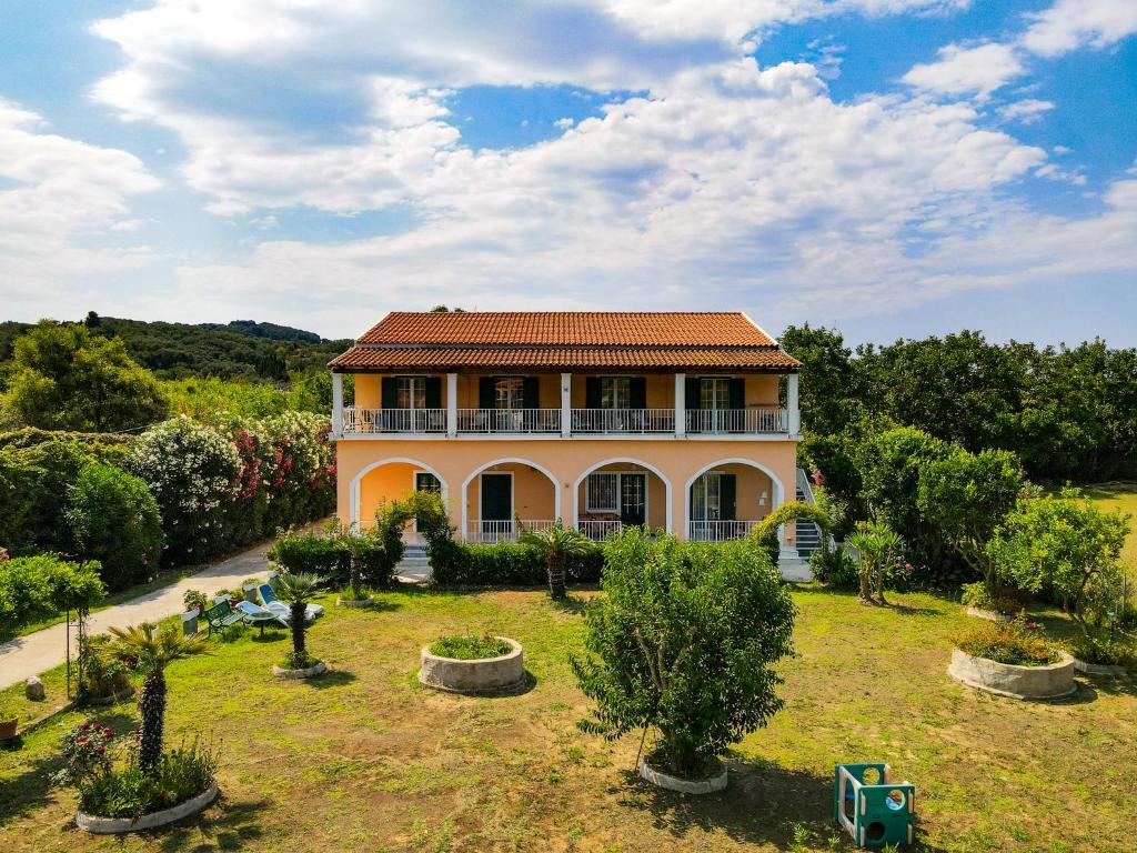 Κήπος έξω από το Irene Villas