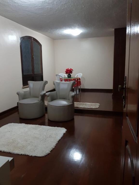  Excelente apartamento no Reduto.