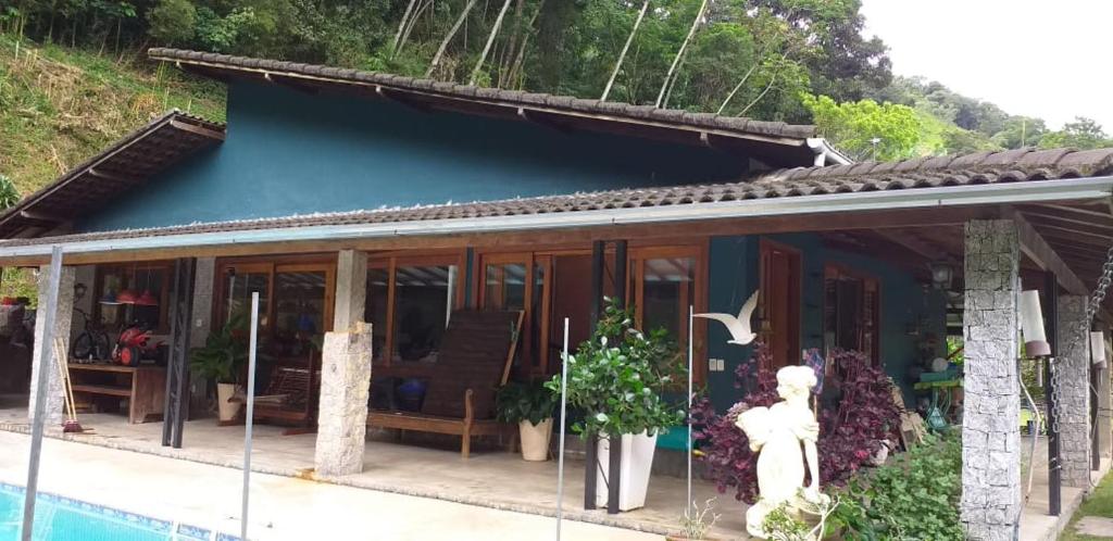  CASA DE CAMPO PISCINA NA SERRA FRIBURGO TEM 4 QUARTOS PROXIMO A MURI CACHOEIRAS PARQUE ESTADUAL 3 PICOs