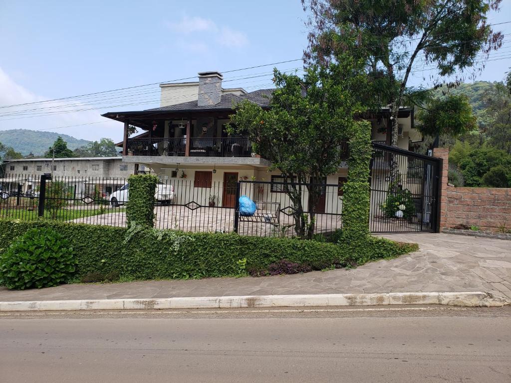 Enili galgaro  Enili galgaro