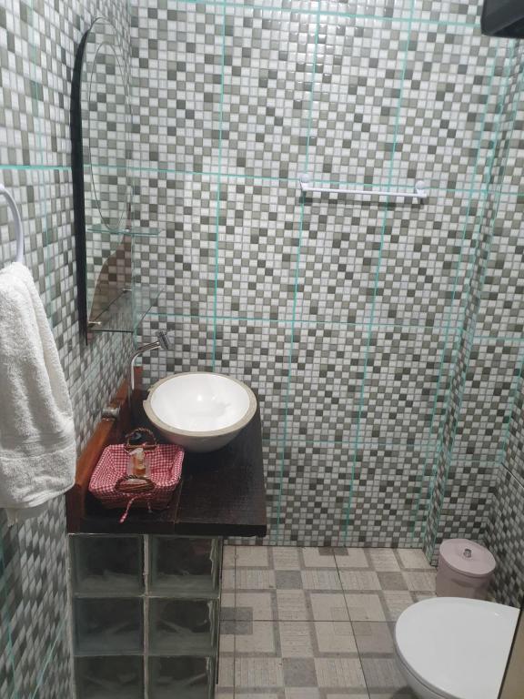  Apartamento inteiro. Pompeia. 100mts da praia.