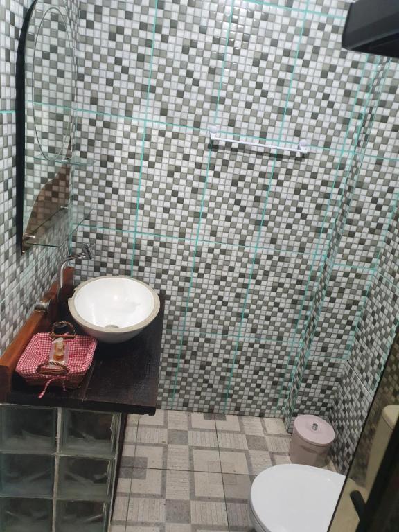  Apartamento inteiro. Pompeia. 100mts da praia.