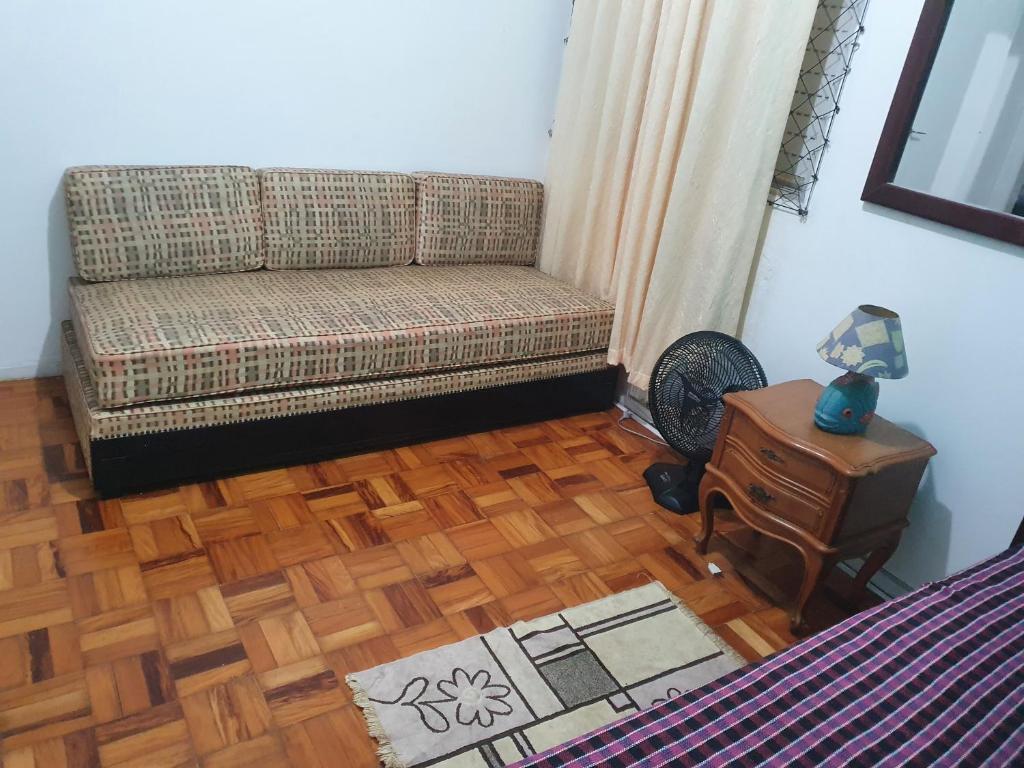 Apartamento inteiro. Pompeia. 100mts da praia.