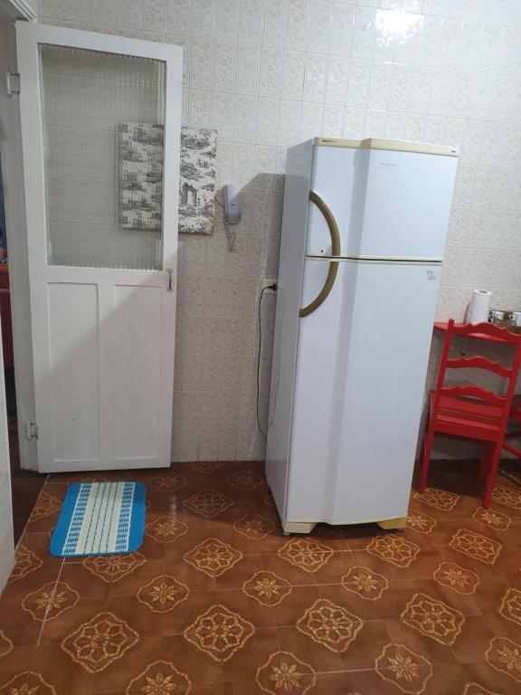  Apartamento inteiro. Pompeia. 100mts da praia.