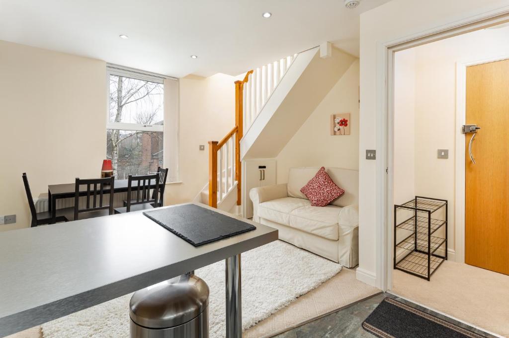 Cozy Stays Birchfields Manchester