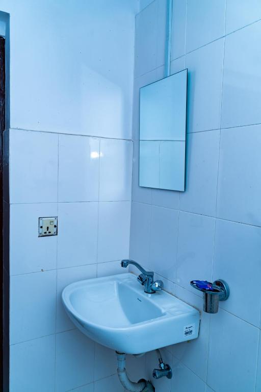 KBB Hotel and Apartments Hosted by Hostmandu的一间浴室