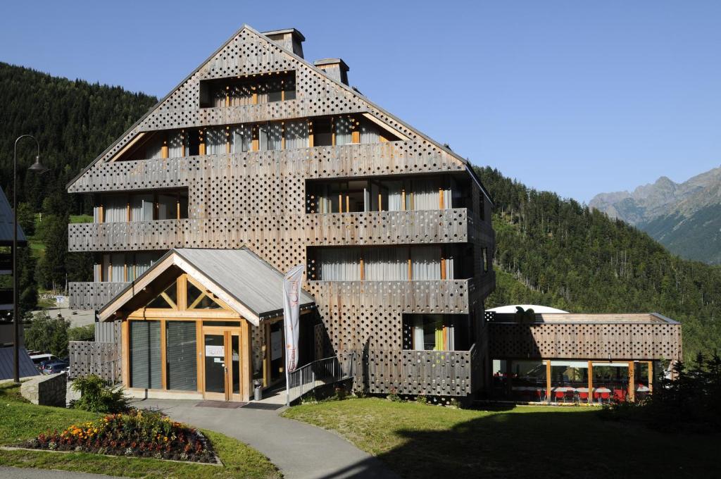 Nespecifikovaný výhled na hory nebo výhled na hory při pohledu z hotelu