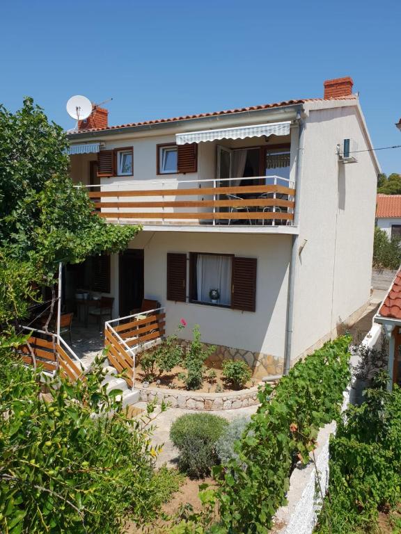Budova, v ktorej sa apartmán nachádza