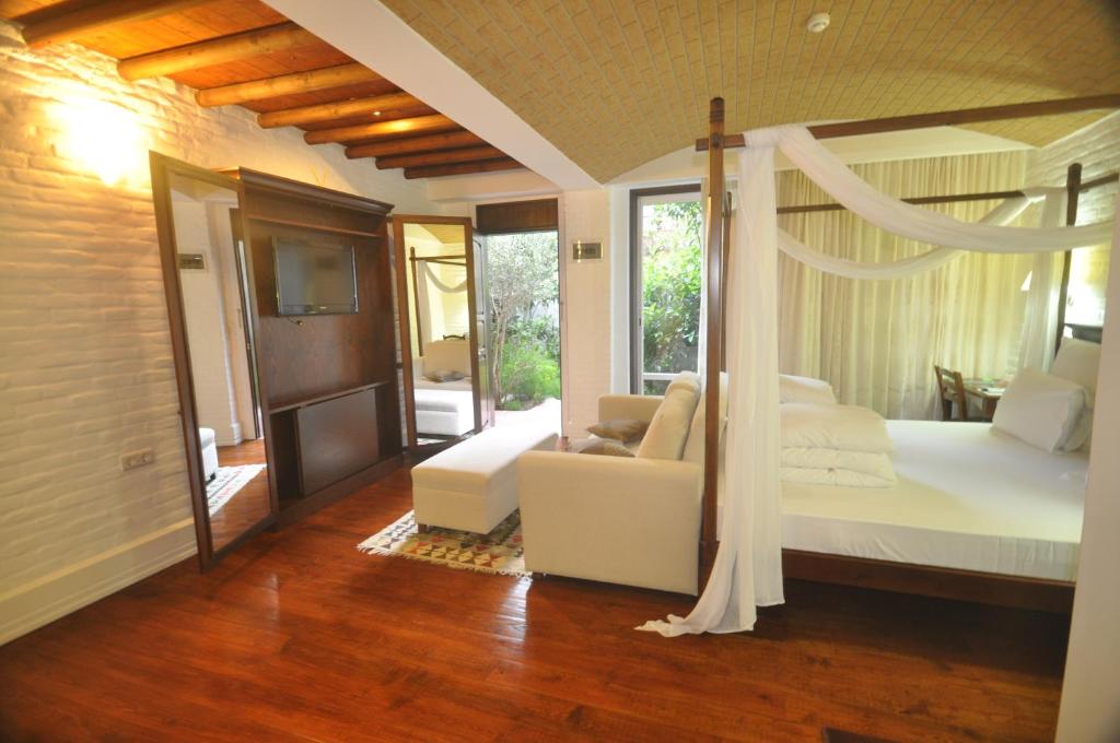 El Vino Hotel & Suites - 19