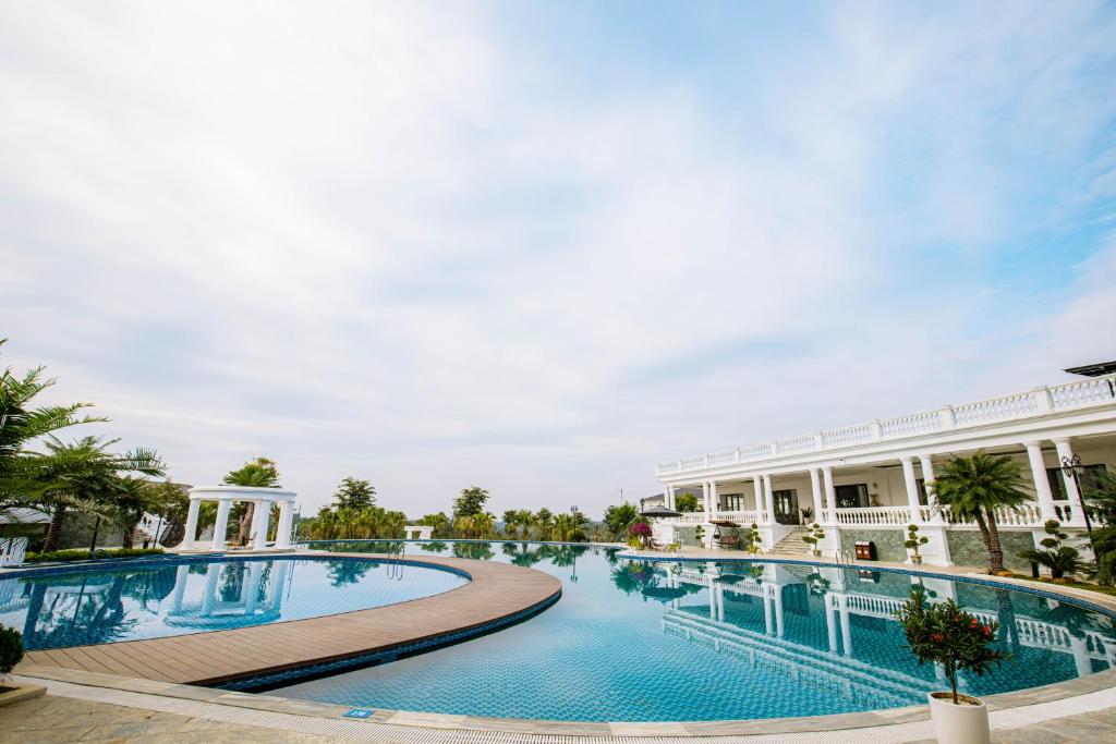 Bazén v ubytování Glory Resort nebo v jeho okolí
