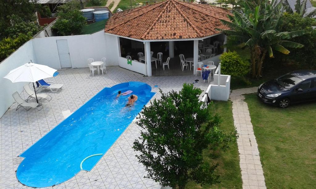  Apartamento com Piscina Perto da Praia