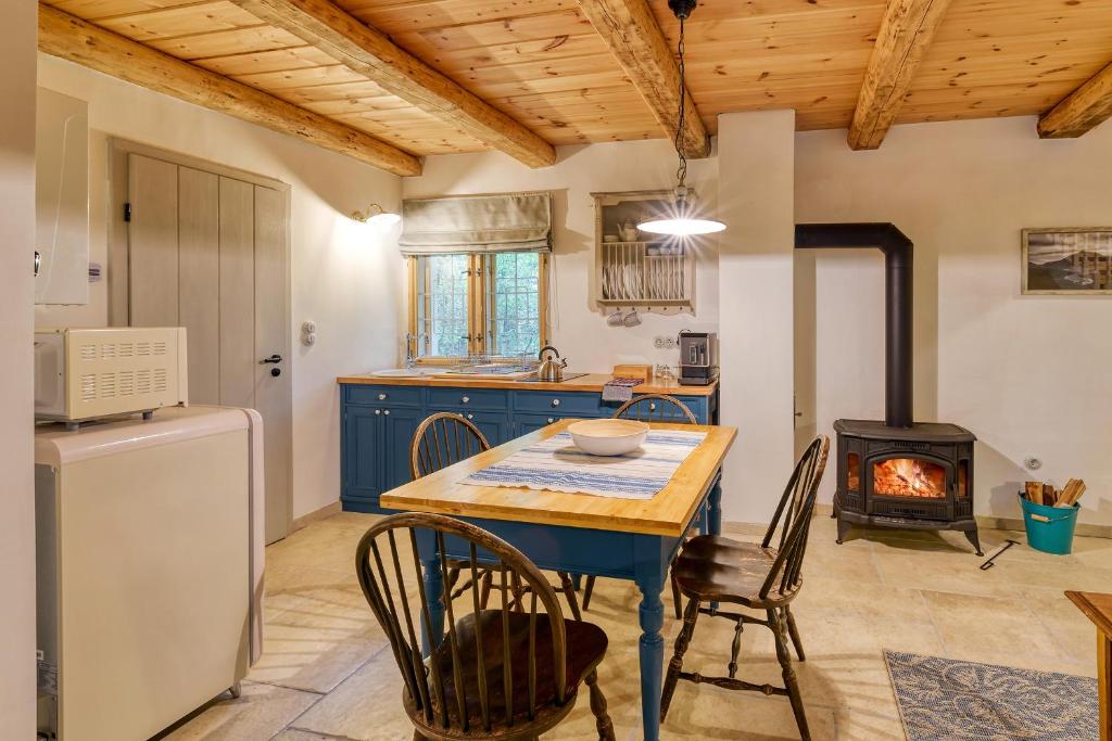 Noszvaj Huset - Two-Bedroom Apartment