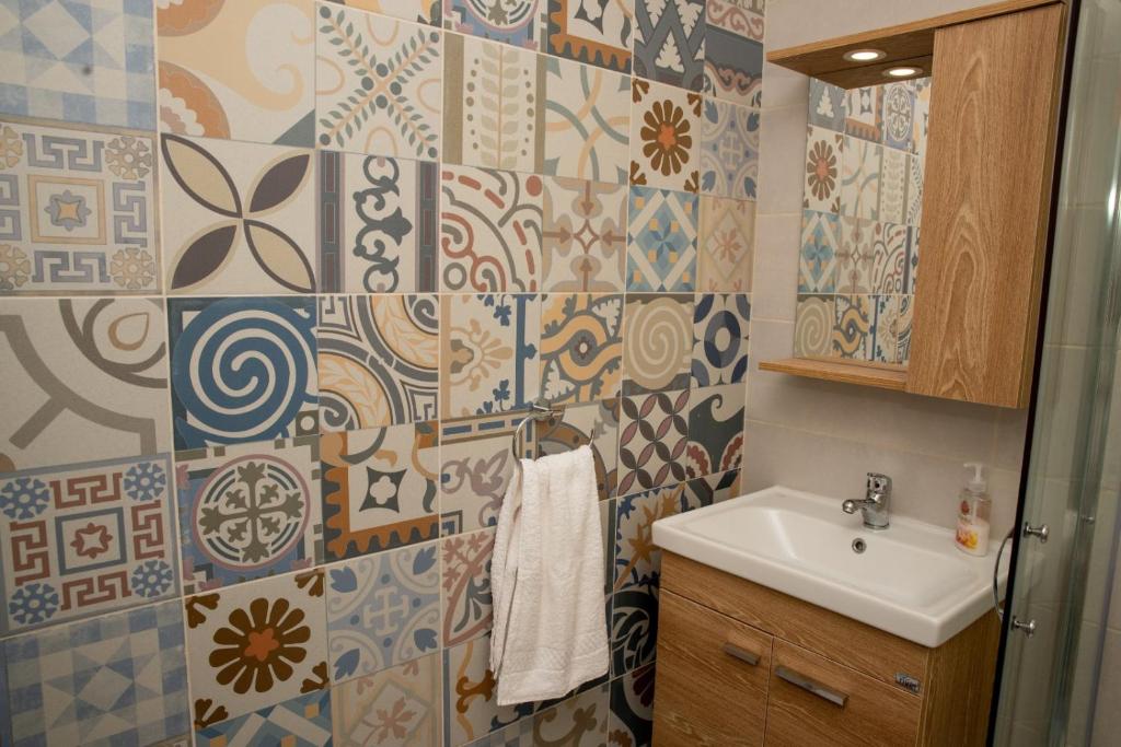 Koupelna v ubytování B & S Accommodation Sea View Apartment Marsascala, Malta