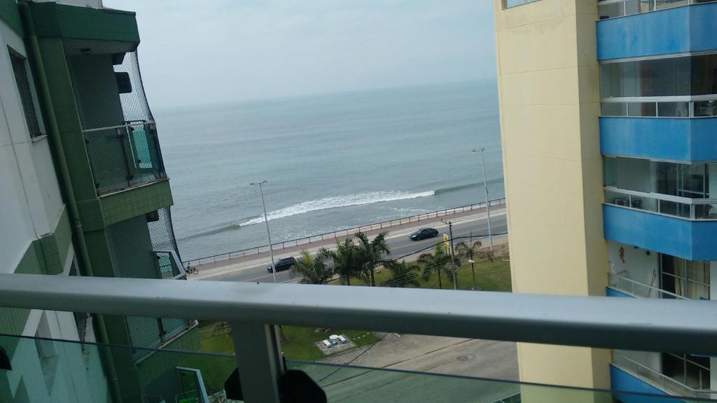  APARTAMENTO DE FRENTE PARA O MAR (a 30 metros da praia)