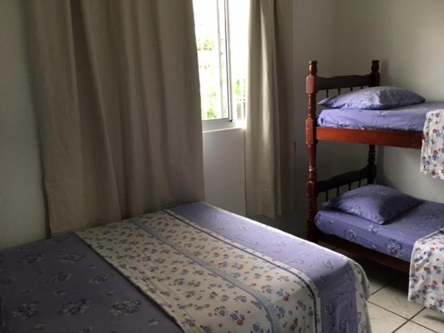  Apartamento com Piscina Perto da Praia