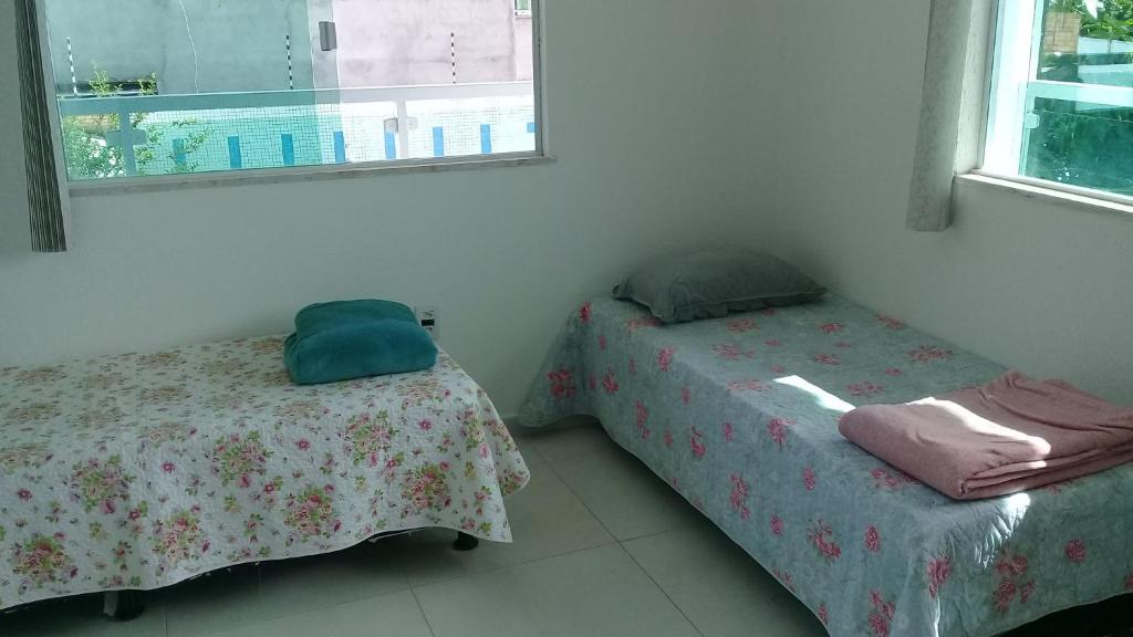  Casa 3 quartos com piscina Condomínio Bouganville