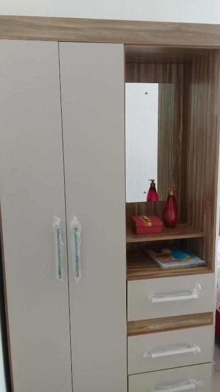 Casa 3 quartos com piscina Condomínio Bouganville
