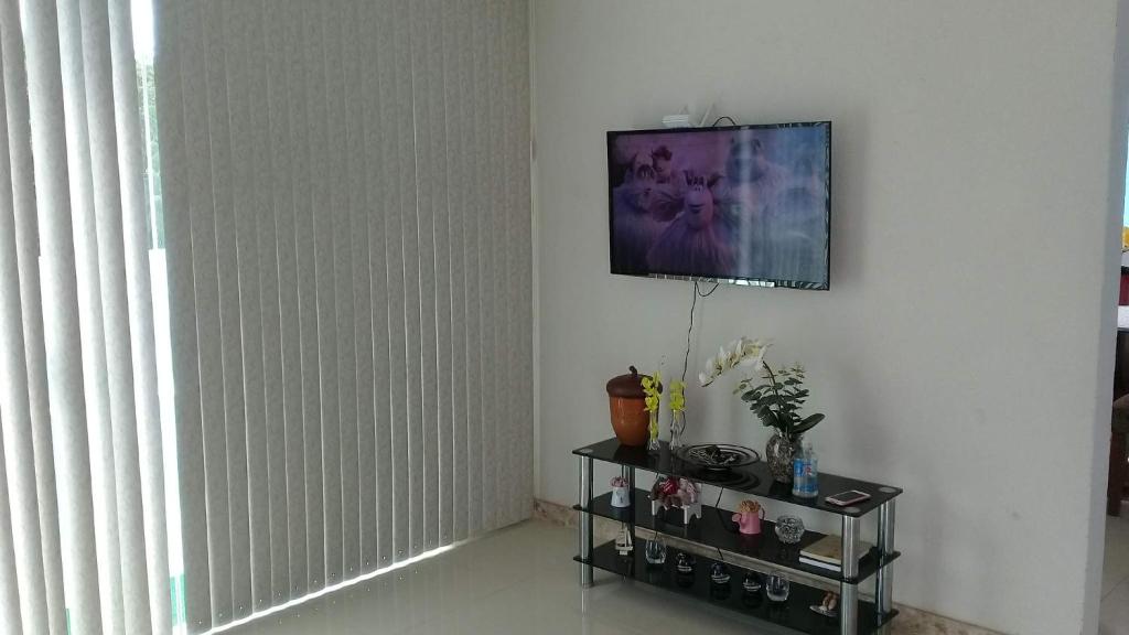  Casa 3 quartos com piscina Condomínio Bouganville