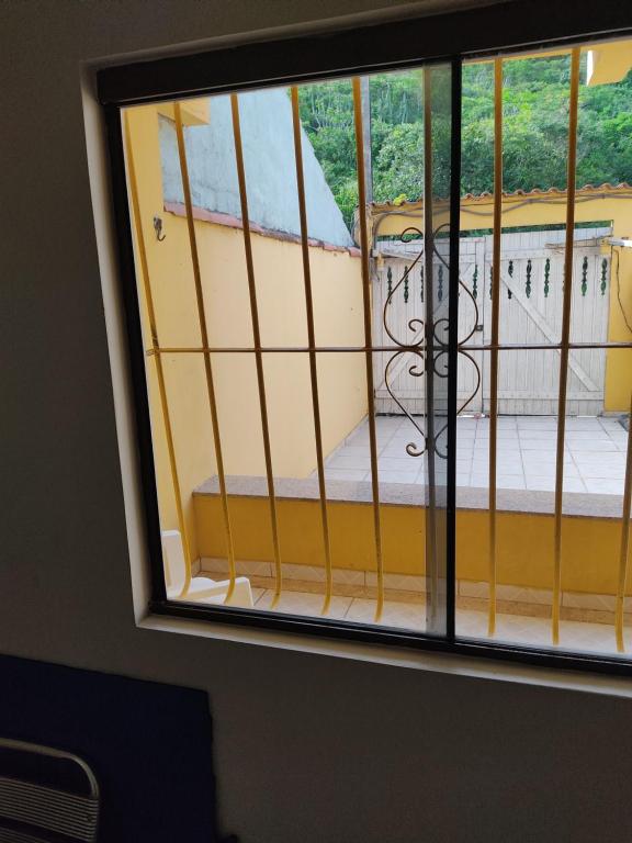  Casa 3 quartos com churrasqueira e chuveirão