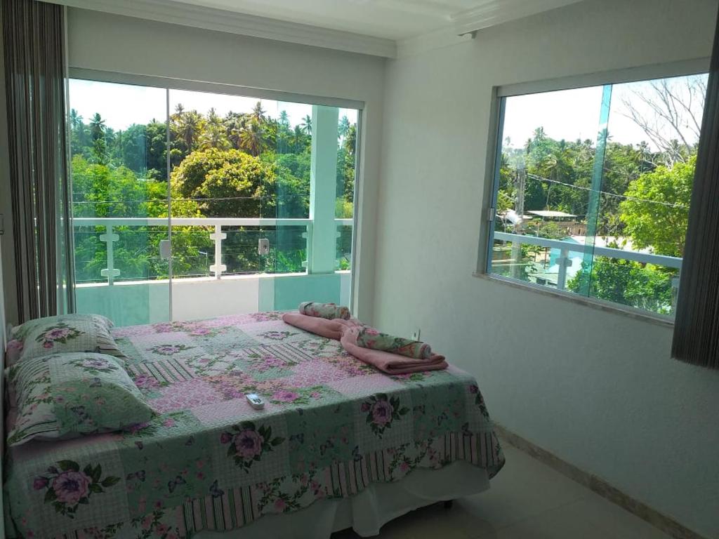  Casa 3 quartos com piscina Condomínio Bouganville