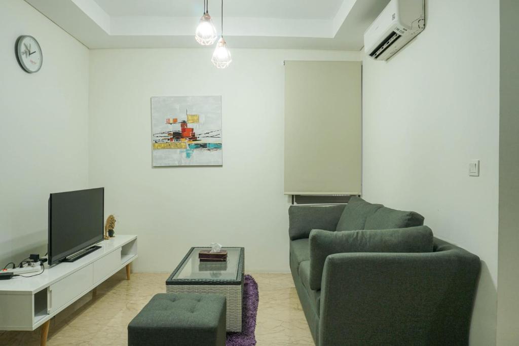 Luxury Design 1BR L'Avenue Apartment near Pancoran By Travelio - Apartamento De Una Habitación
