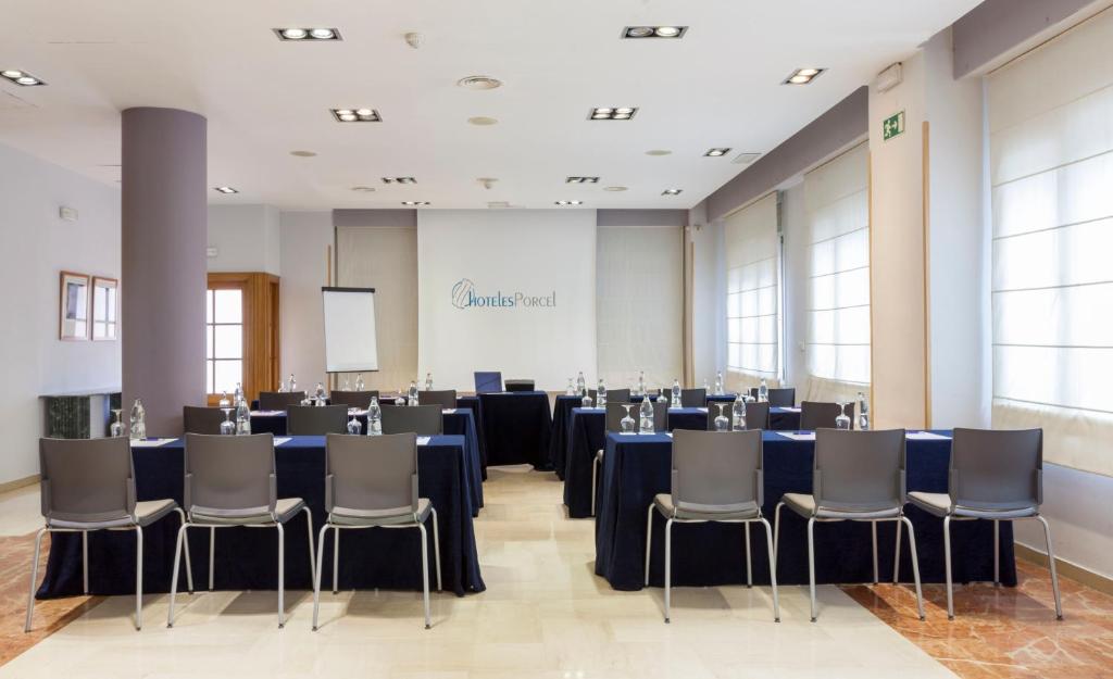 Porcel Torre Garden - Resim 13