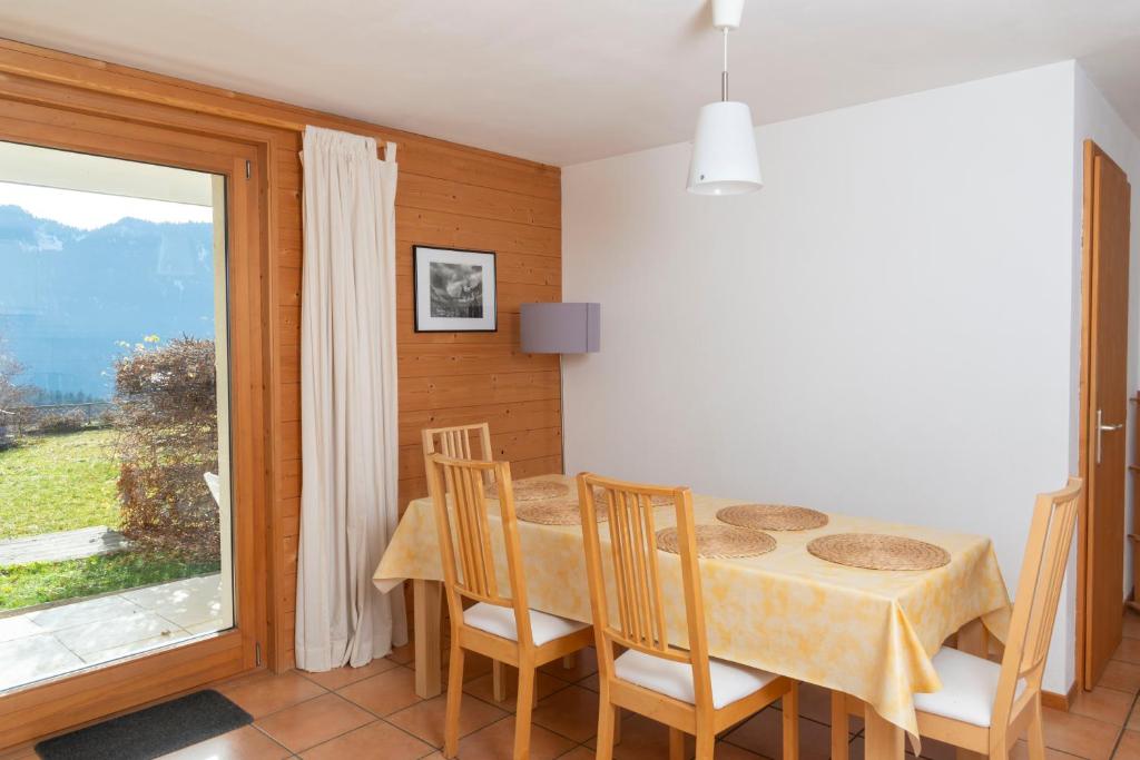 Nespecifikovaný výhled na hory nebo výhled na hory při pohledu z apartmánu