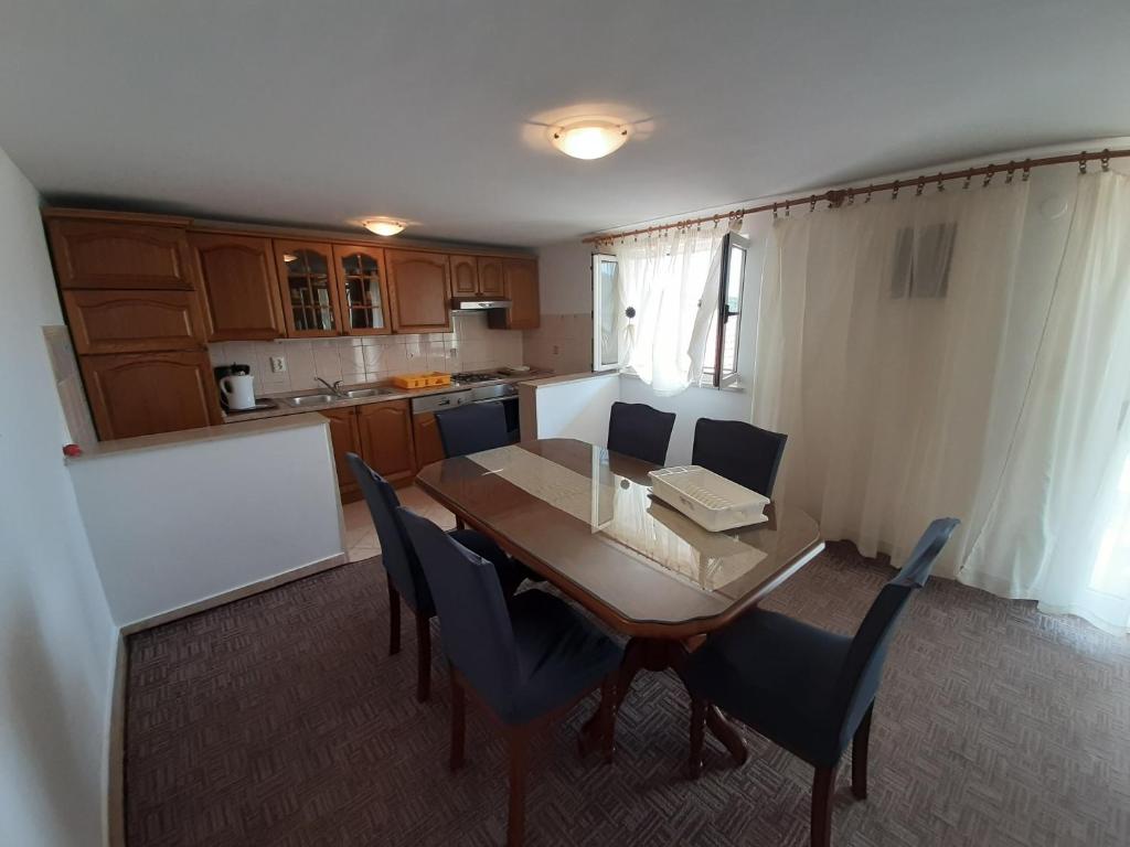 Kuchyňa alebo kuchynka v ubytovaní Apartments Diana Vinišće