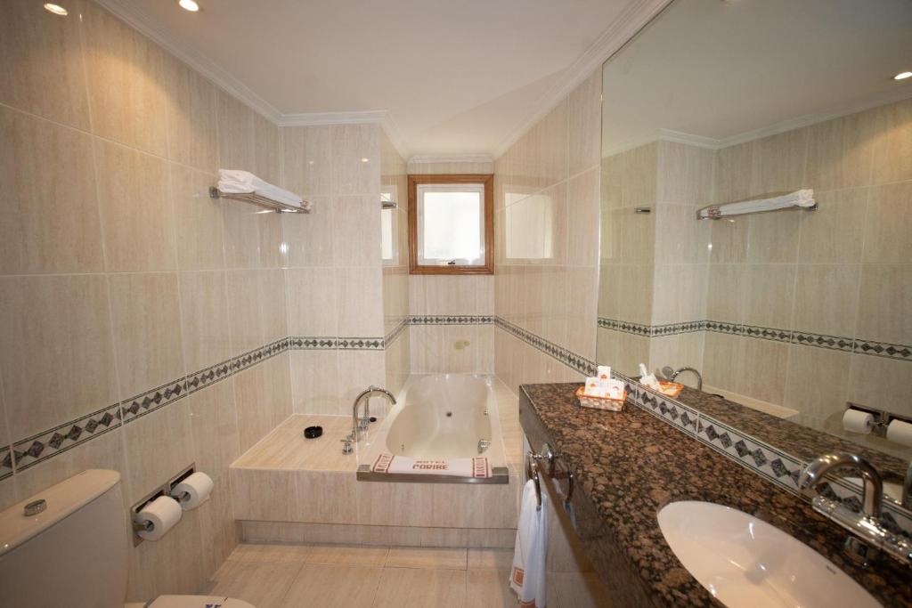 A bathroom at Motel Caribe