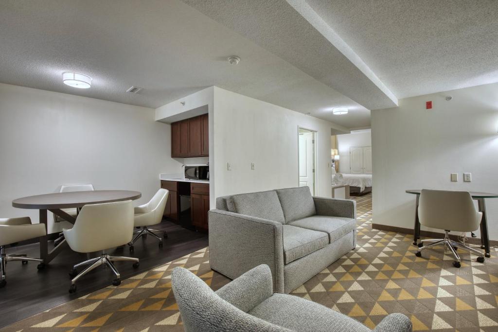 Holiday Inn Hotel & Suites Madison West - Middleton by IHG photo