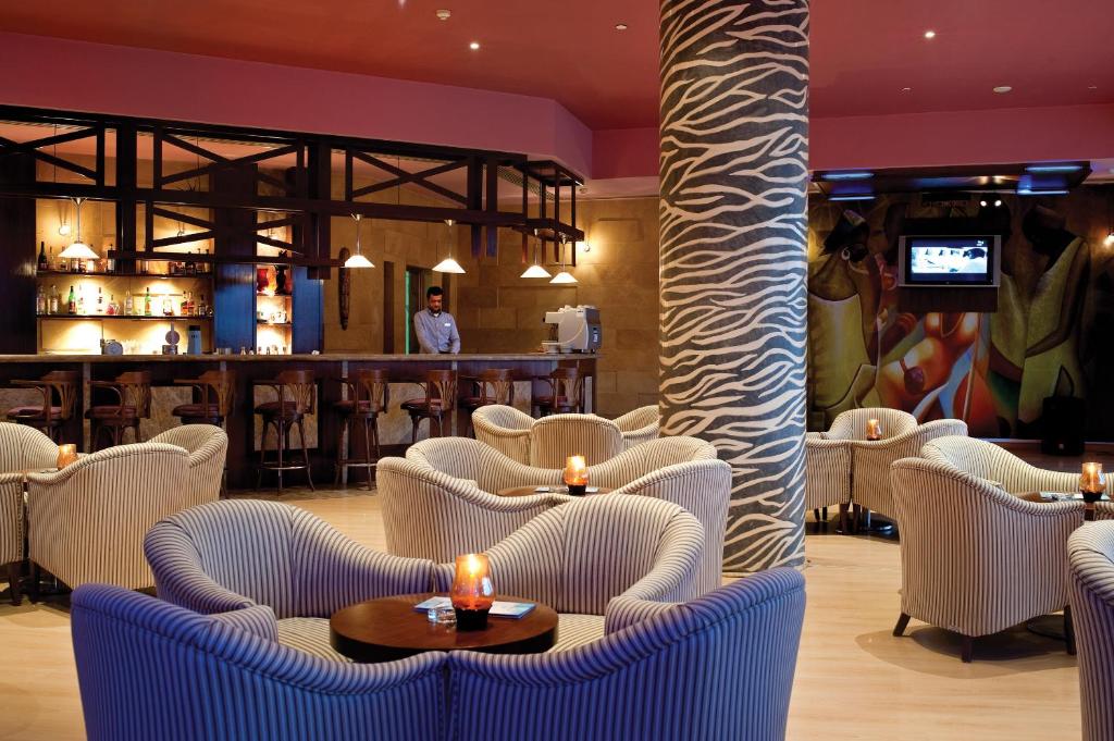 Posezení v ubytování Amwaj Oyoun Resort & Casino