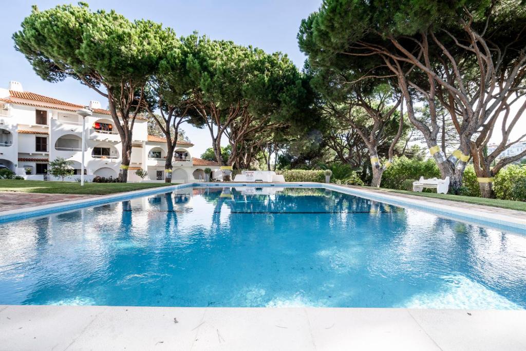 Cosy by the pool, Quarteira – Updated 2023 Prices