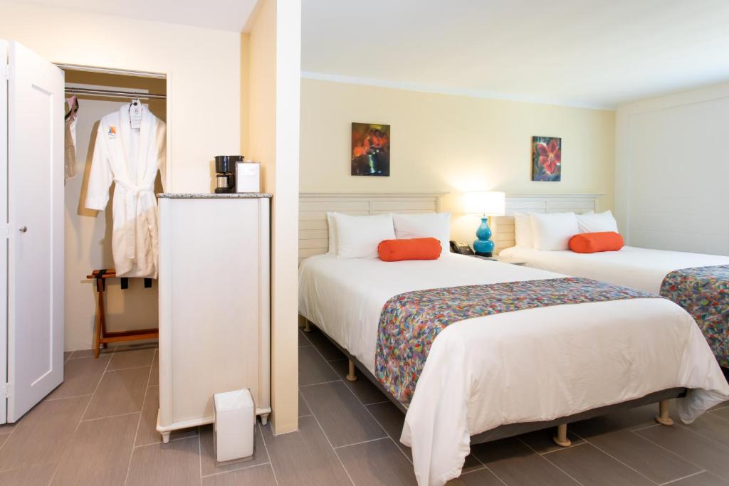 Postel nebo postele na pokoji v ubytování Caravelle Hotel St Croix