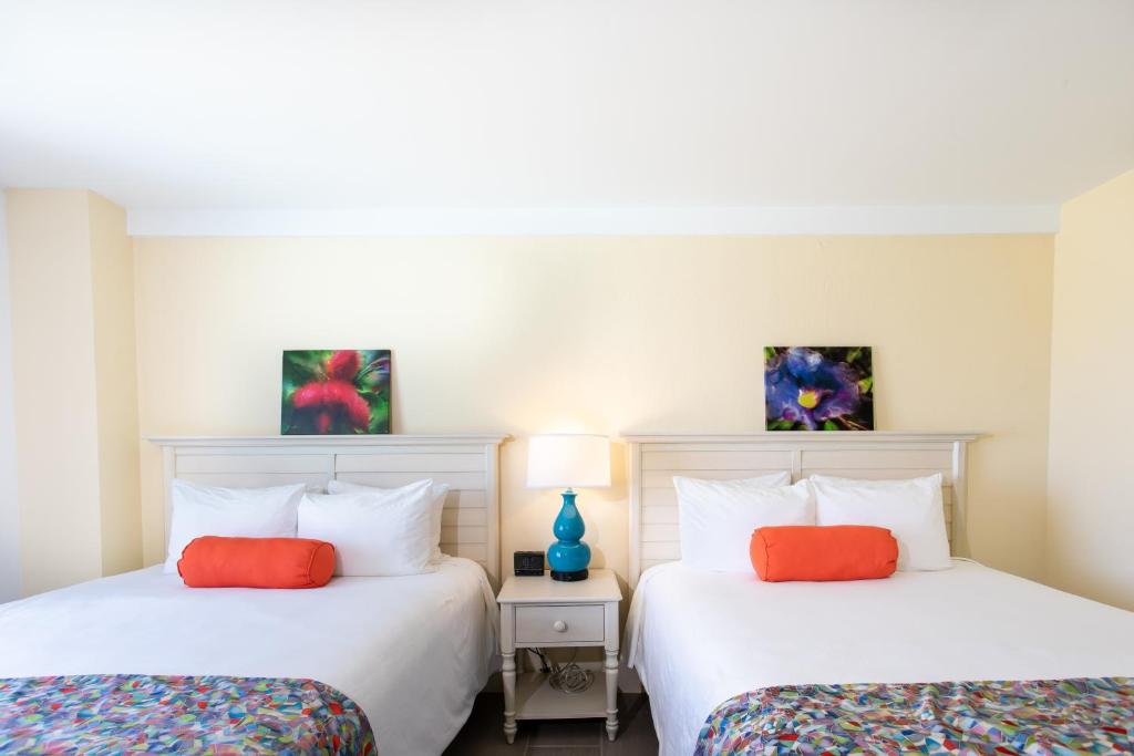 Postel nebo postele na pokoji v ubytování Caravelle Hotel St Croix