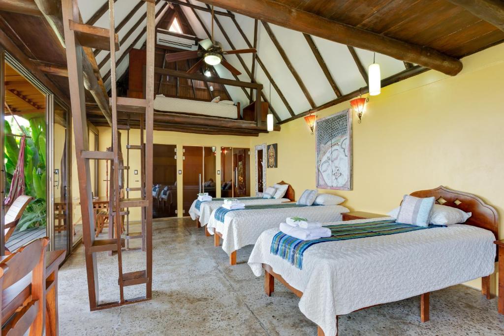 Postel nebo postele na pokoji v ubytování Anamaya Resort