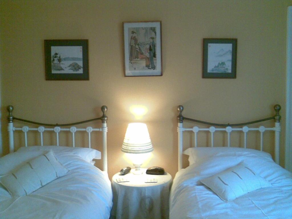 Dowfold House Bed and Breakfast - Salle Jumelle Supérieure Avec Vue Sur Le Jardin