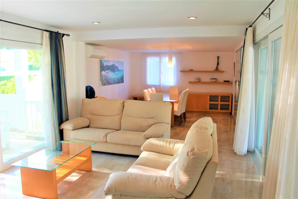 Fotografie z fotogalerie ubytování Villa MARTINA v destinaci Cala'n Forcat