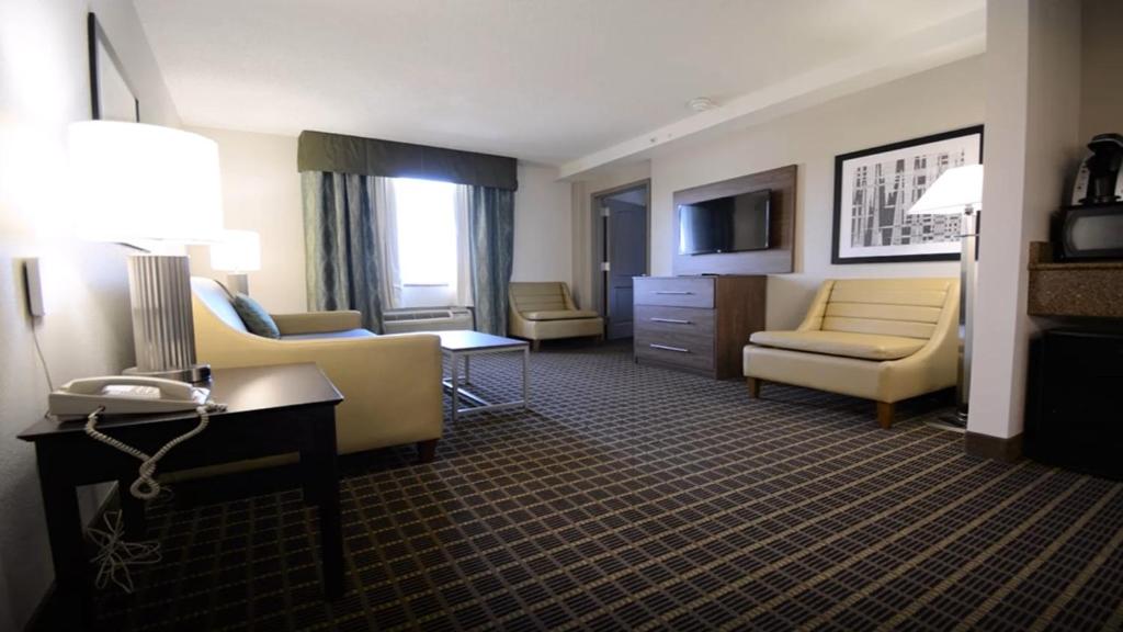 Posezení v ubytování Holiday Inn Hazlet by IHG
