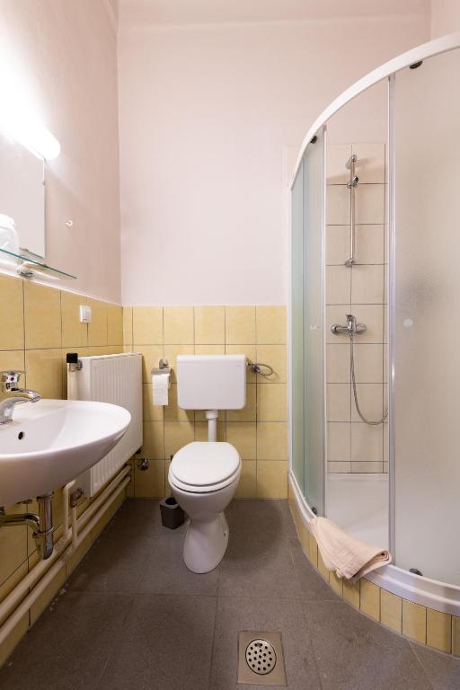 Koupelna v ubytování Sobodajalstvo Obal