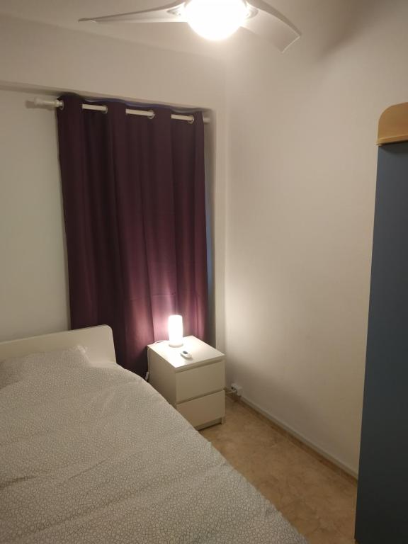 Postel nebo postele na pokoji v ubytování RMM27 - Piso en zona tranquila de Tortosa