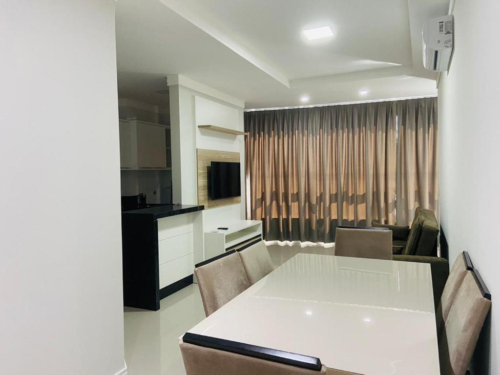  Apto NOVO com 2 suítes e Piscina