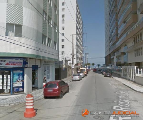  Kitnet 50 metros da Praia e Shopping BOQUEIRÃO