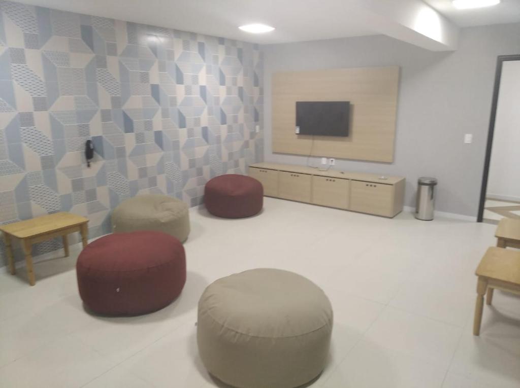  Flat Novo Guarajuba à beira do lago
